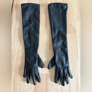 Elegant Black Leather Gloves
